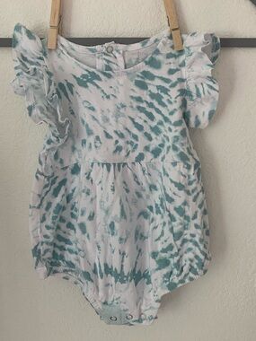 Grayson Mini Tie-Dye Flutter Sleeve Baby Romper - Teal & White